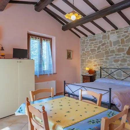 Il Giuncheto Apartments, Pool, Umbrian Countryside Apartment *