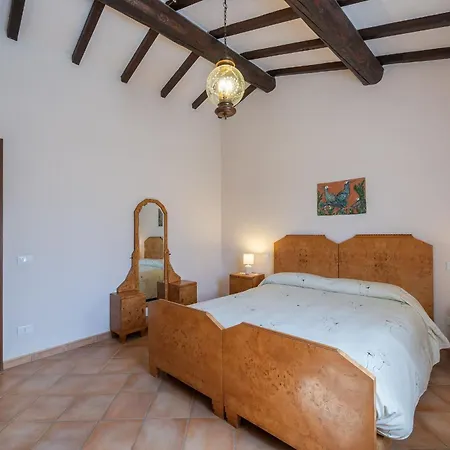 Il Giuncheto Apartments, Pool, Umbrian Countryside Apartment