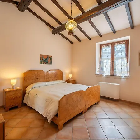 Il Giuncheto Apartments, Pool, Umbrian Countryside Apartment