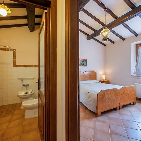 Il Giuncheto Apartments, Pool, Umbrian Countryside Apartment