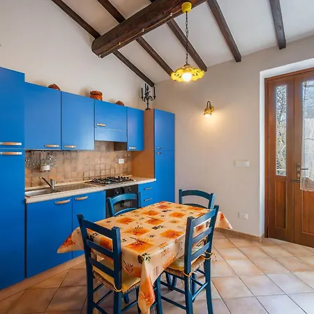 Il Giuncheto Apartments, Pool, Umbrian Countryside Apartment Perugia