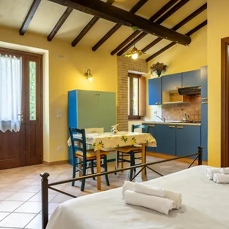 Il Giuncheto Apartments, Pool, Umbrian Countryside Apartment *