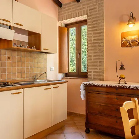 Il Giuncheto Apartments, Pool, Umbrian Countryside