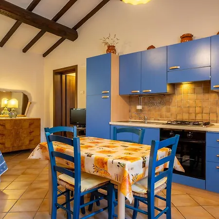 Il Giuncheto Apartments, Pool, Umbrian Countryside