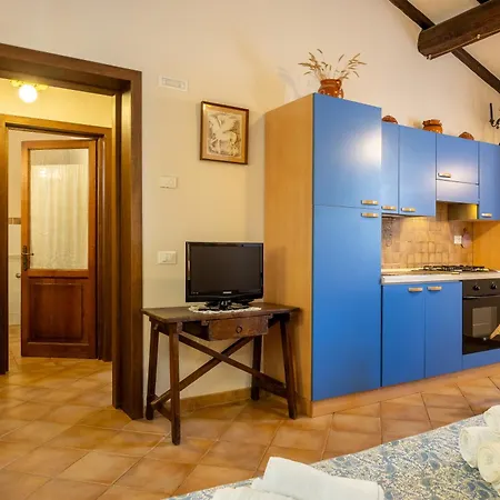 Il Giuncheto Apartments, Pool, Umbrian Countryside *